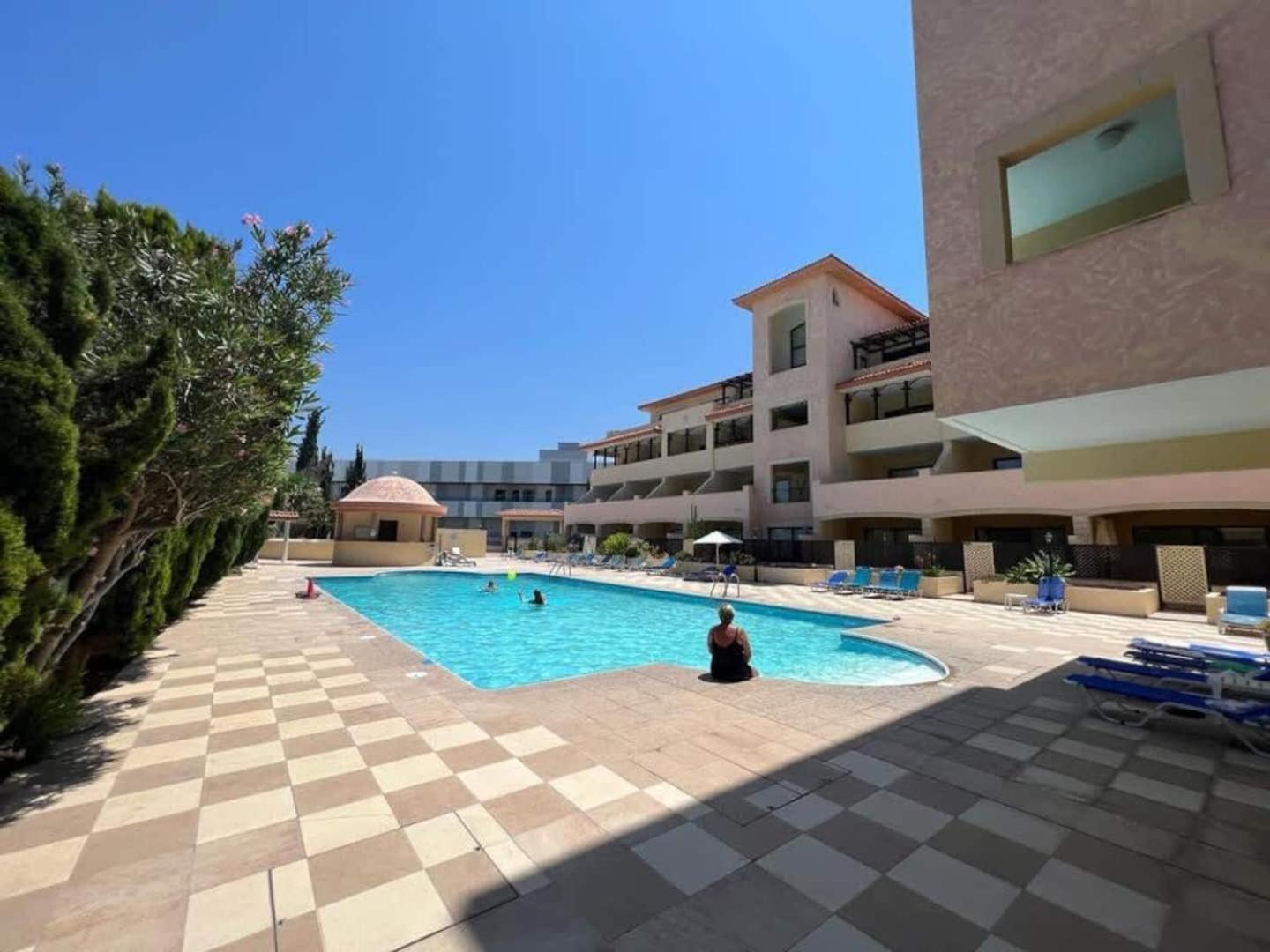 Queens Gardens Paradise Vip, Pool, Mall, Sea Paphos Luaran gambar